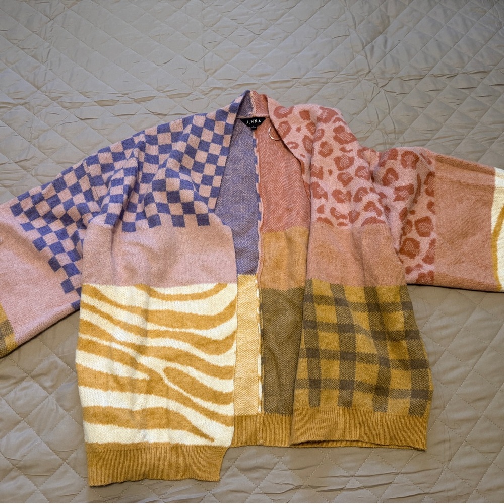 Stylish Multicolor Patterned Women's Cardigan - image 1